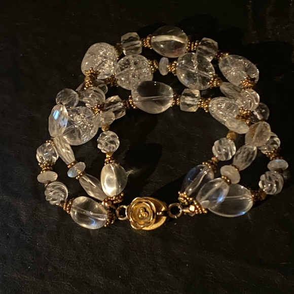 Vintage Crystal glass and gold 3 strand bracelet. - Picture 5 of 17